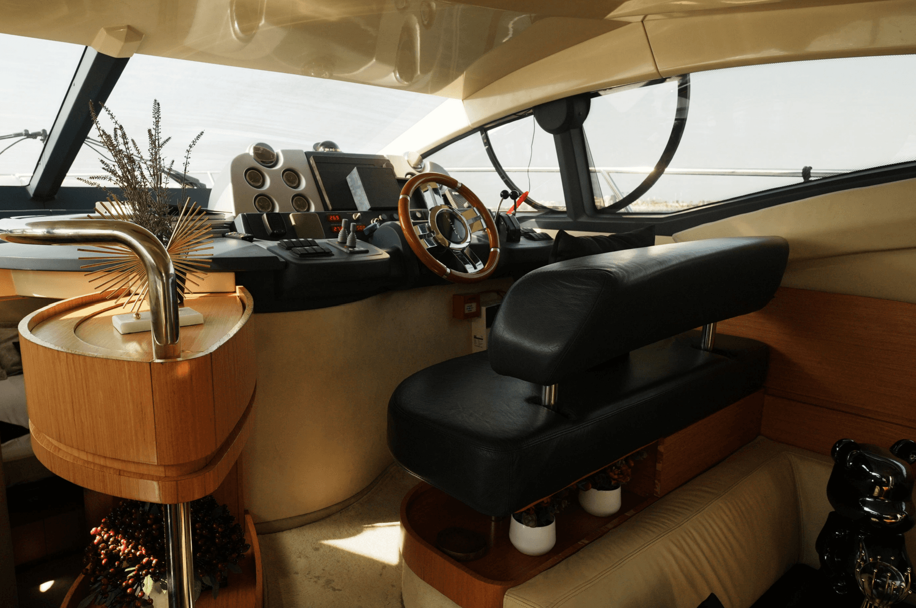 Senorita 43ft yacht rental Dubai gallery image 7