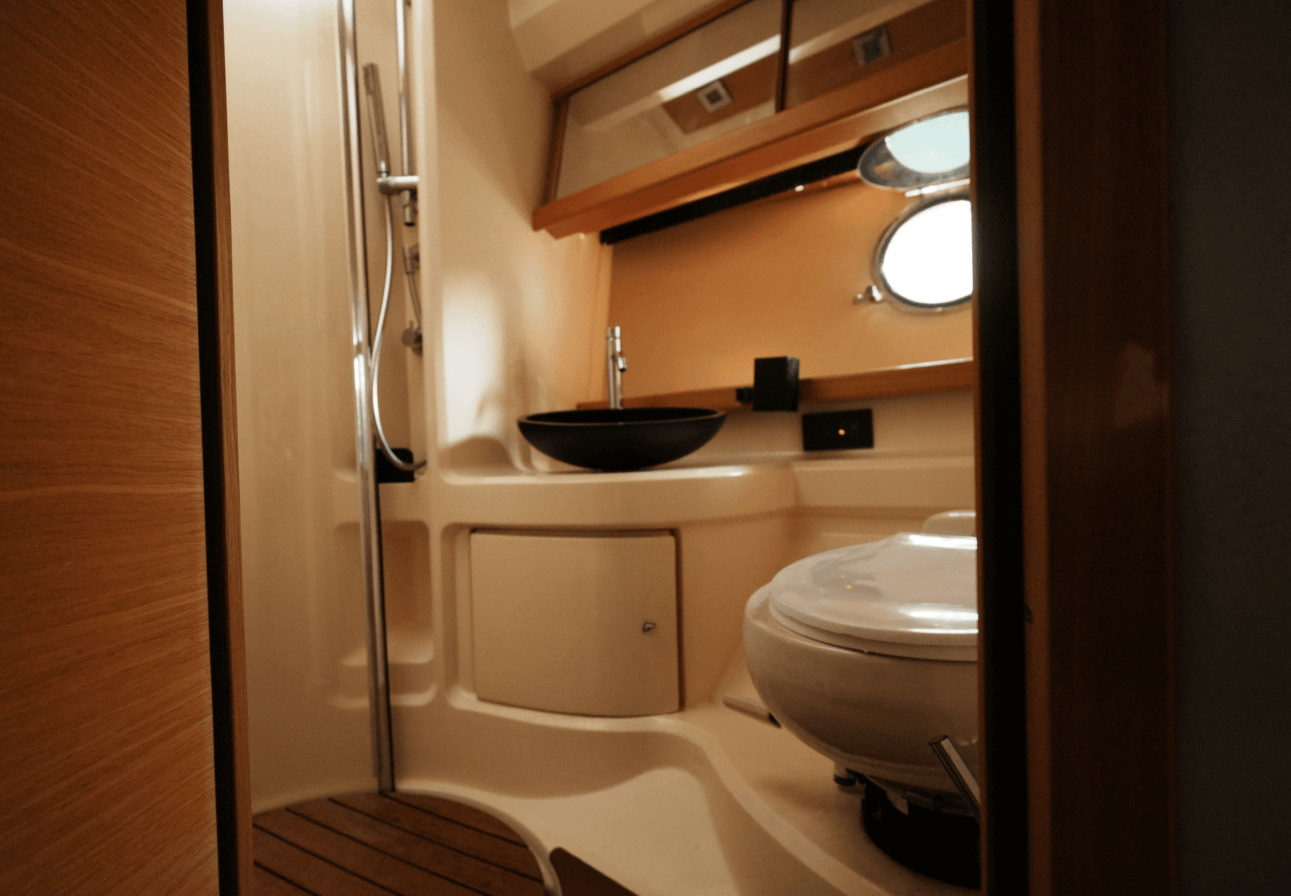 Senorita 43ft yacht rental Dubai gallery image 9