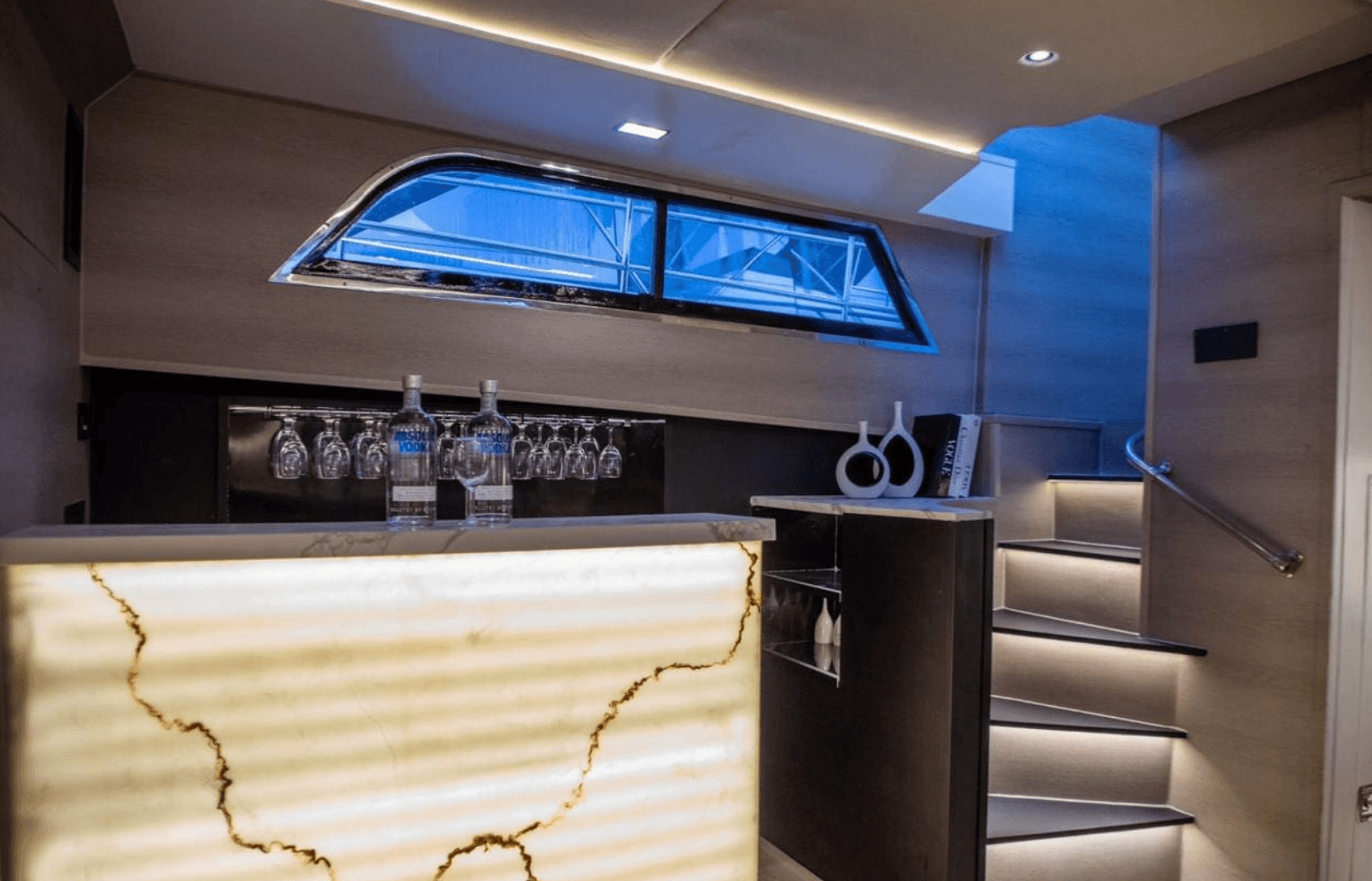 Hatteras 64ft yacht rental Dubai gallery image 8