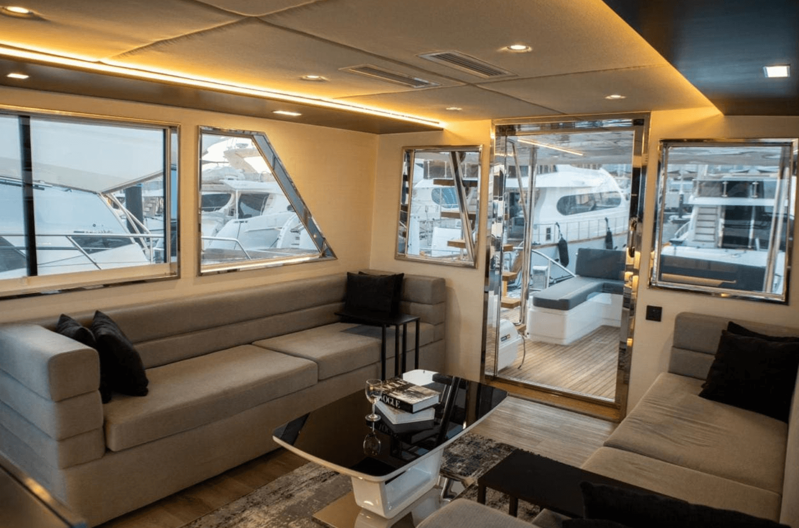 Hatteras 64ft yacht rental Dubai gallery image 9
