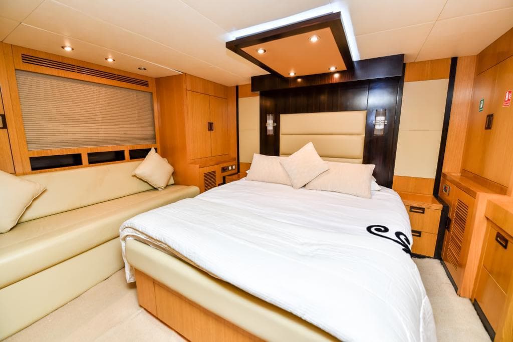 Majesty 66 II 66ft yacht rental Dubai gallery image 7