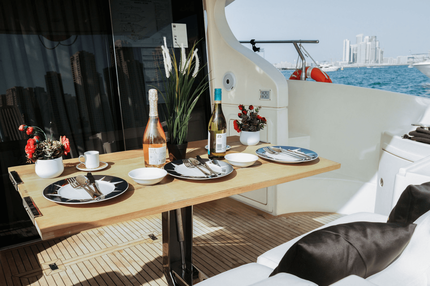 Senorita 43ft yacht rental Dubai gallery image 4
